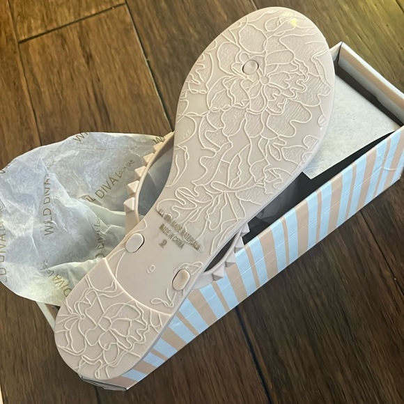 COPY - Wild Diva Joanie cream pyramid stud thong sandals - Picture 3 of 4